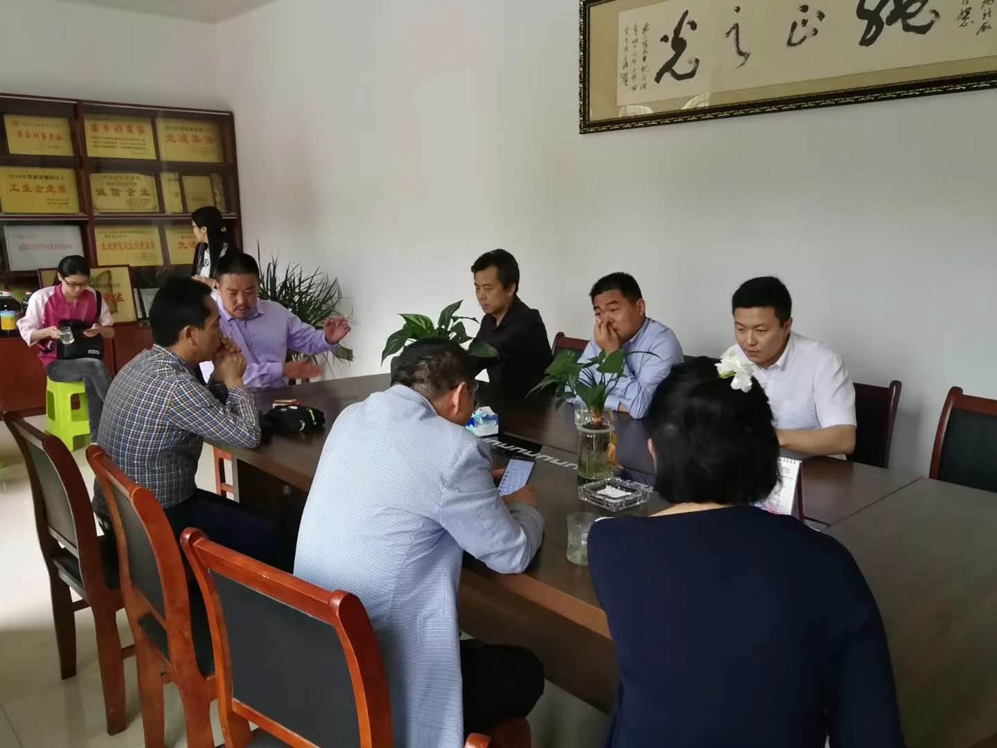 图7.宜宾市兴文县纯正油坊食用植物油有限公司座谈交流现场